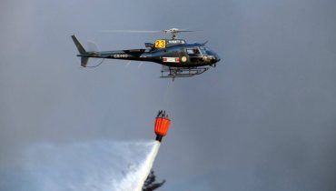 Incendio mexilhoeira_helicóptero|helicóptero