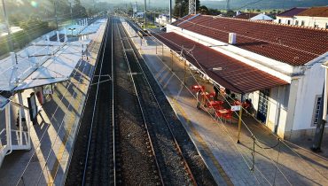 Linha ferroviária_ferrovia_estação de Tunes_01